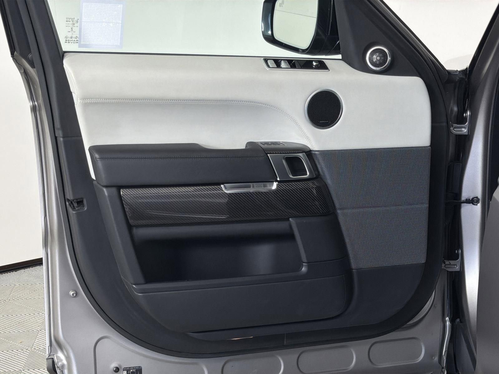 Used 2022 Land Rover Range Rover Sport SVR image 21