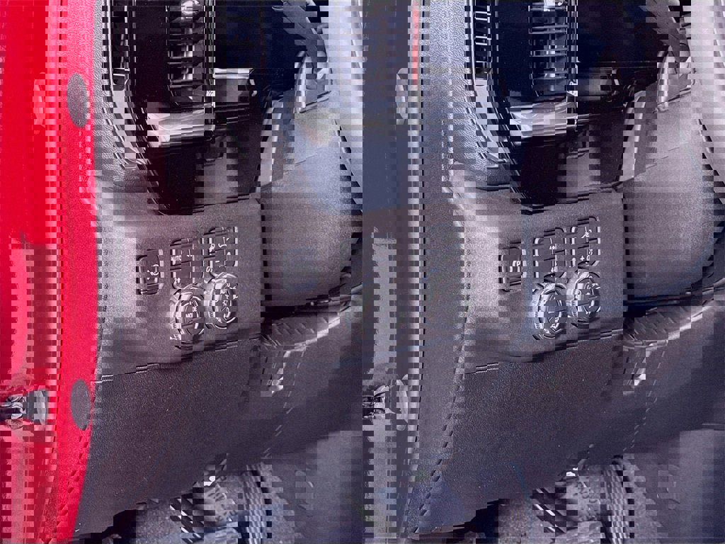 New 2026 GMC Sierra 2500 SLT w/ SLT Premium Package image 5