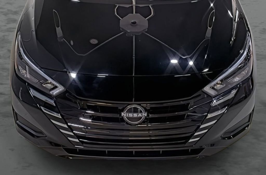 Used 2025 Nissan Versa S w/ Trunk Package image 17