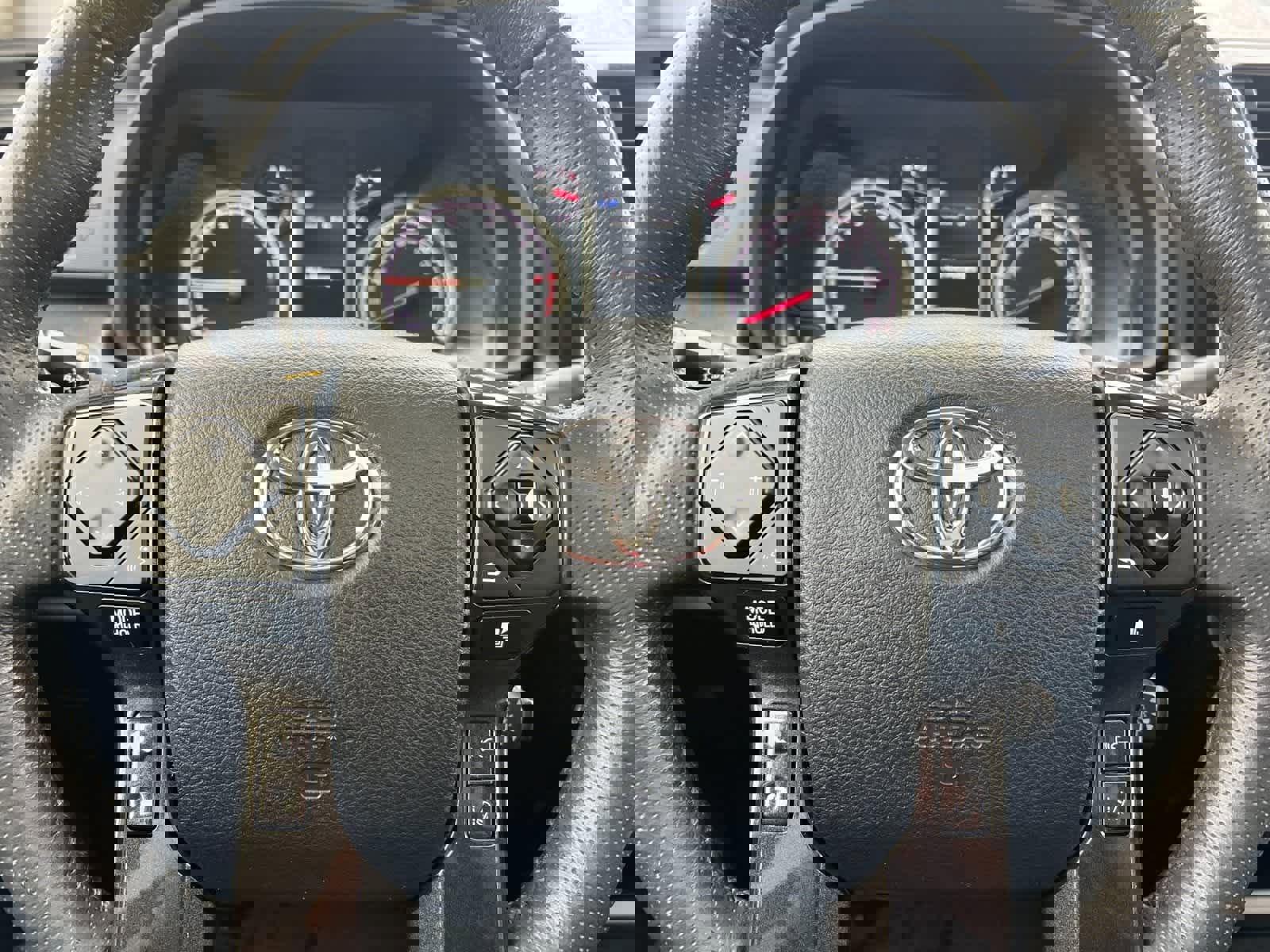 Used 2021 Toyota 4Runner Venture w/ Moonroof Package image 25