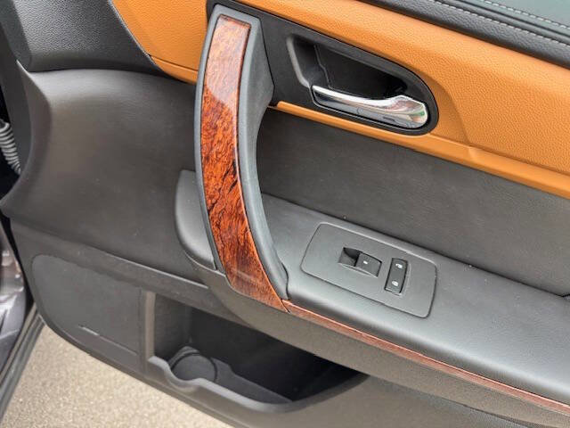 Used 2013 Chevrolet Traverse LTZ FWD image 36