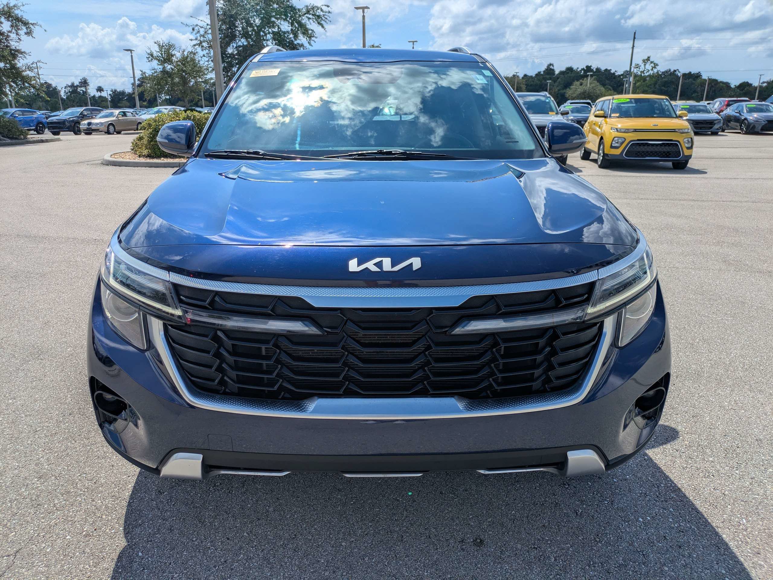 Certified 2024 Kia Seltos EX FWD image 9