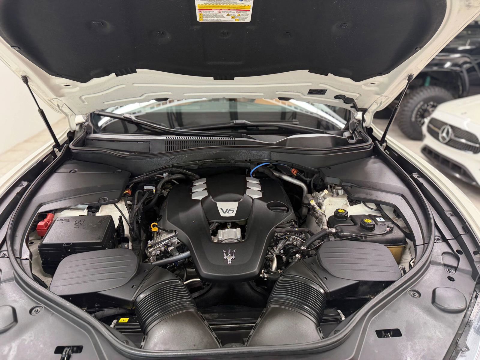 Used 2021 Maserati Levante AWD/4WD image 35