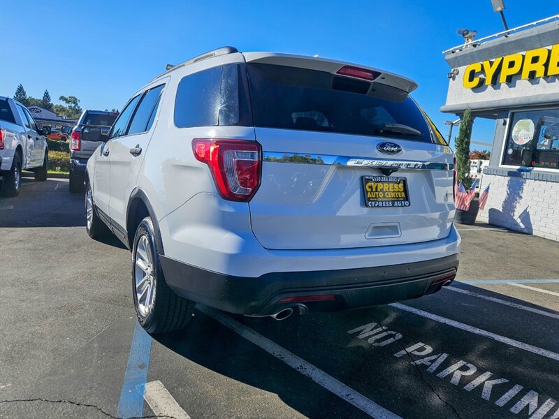 Used 2016 Ford Explorer 4WD image 3
