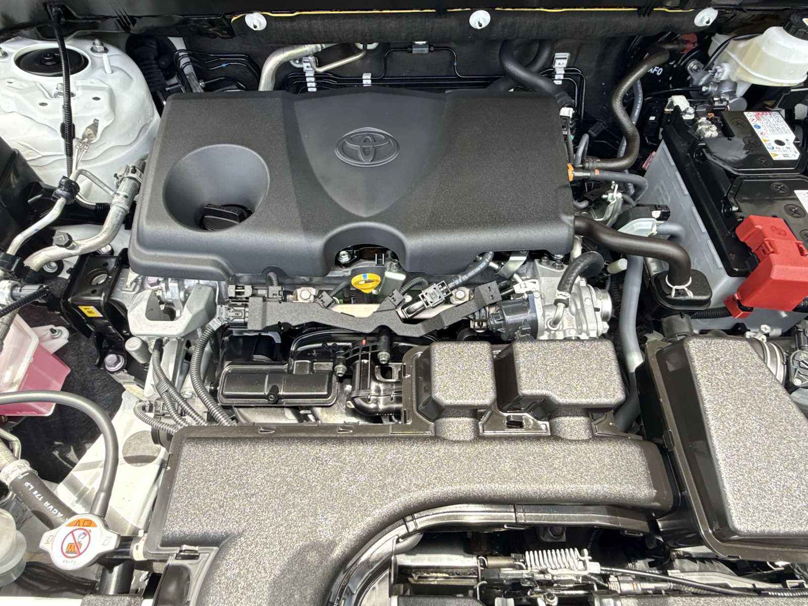 Used 2025 Toyota RAV4 LE FWD image 27