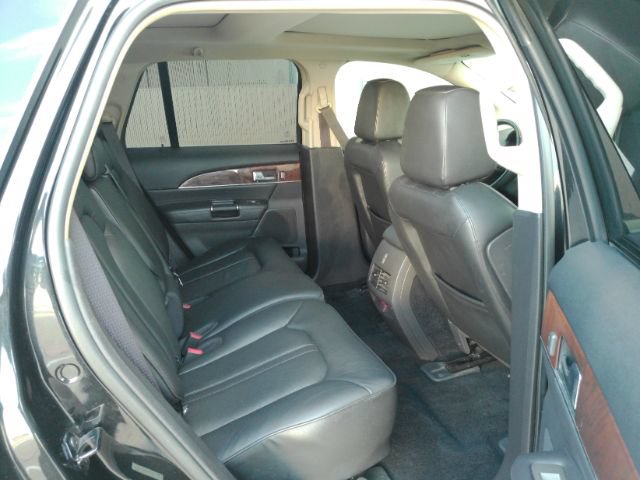 Used 2013 Lincoln MKX FWD image 24