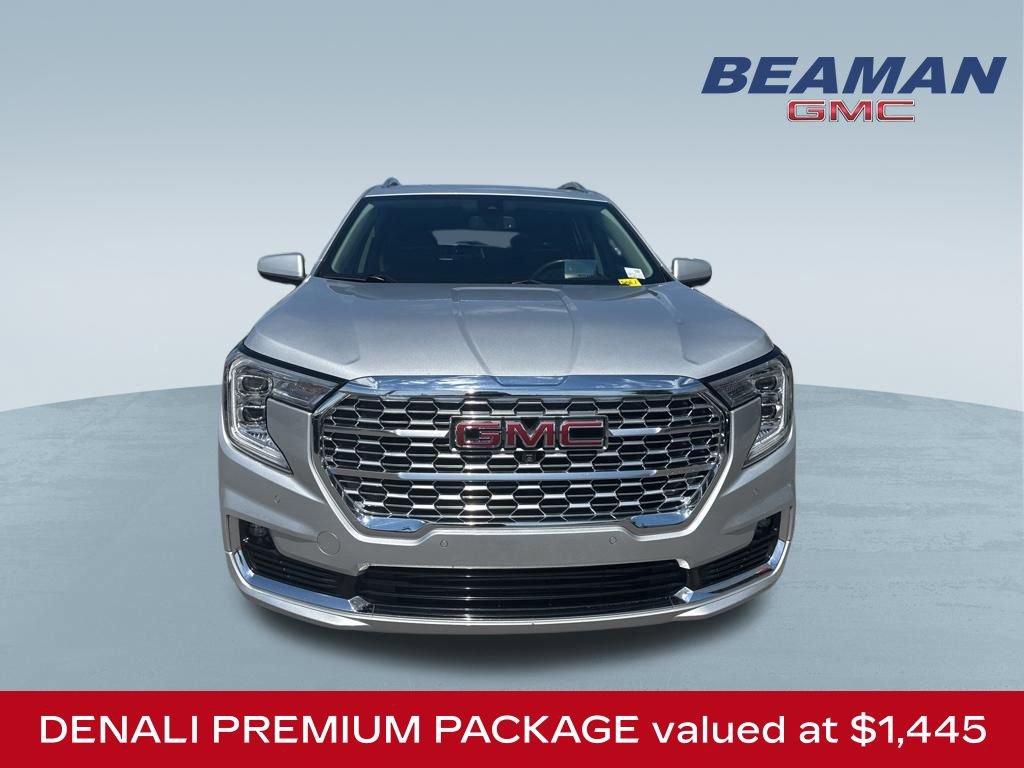 Used 2022 GMC Terrain Denali w/ Denali Premium Package AWD/4WD image 2