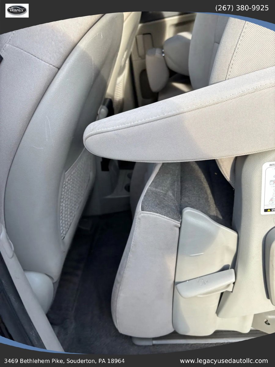 Used 2015 Kia Sedona LX w/ LX Convenience Package image 23