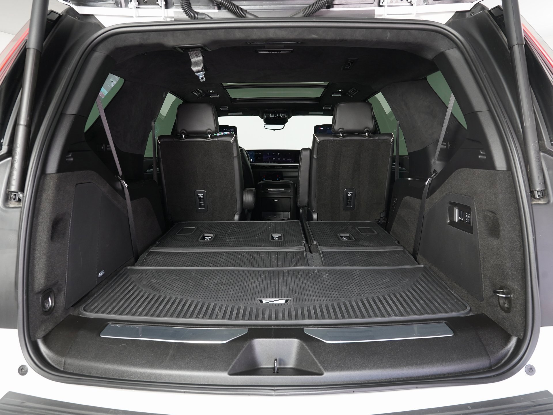 Used 2025 Cadillac Escalade V w/ LPO, Floor Liner Package image 14