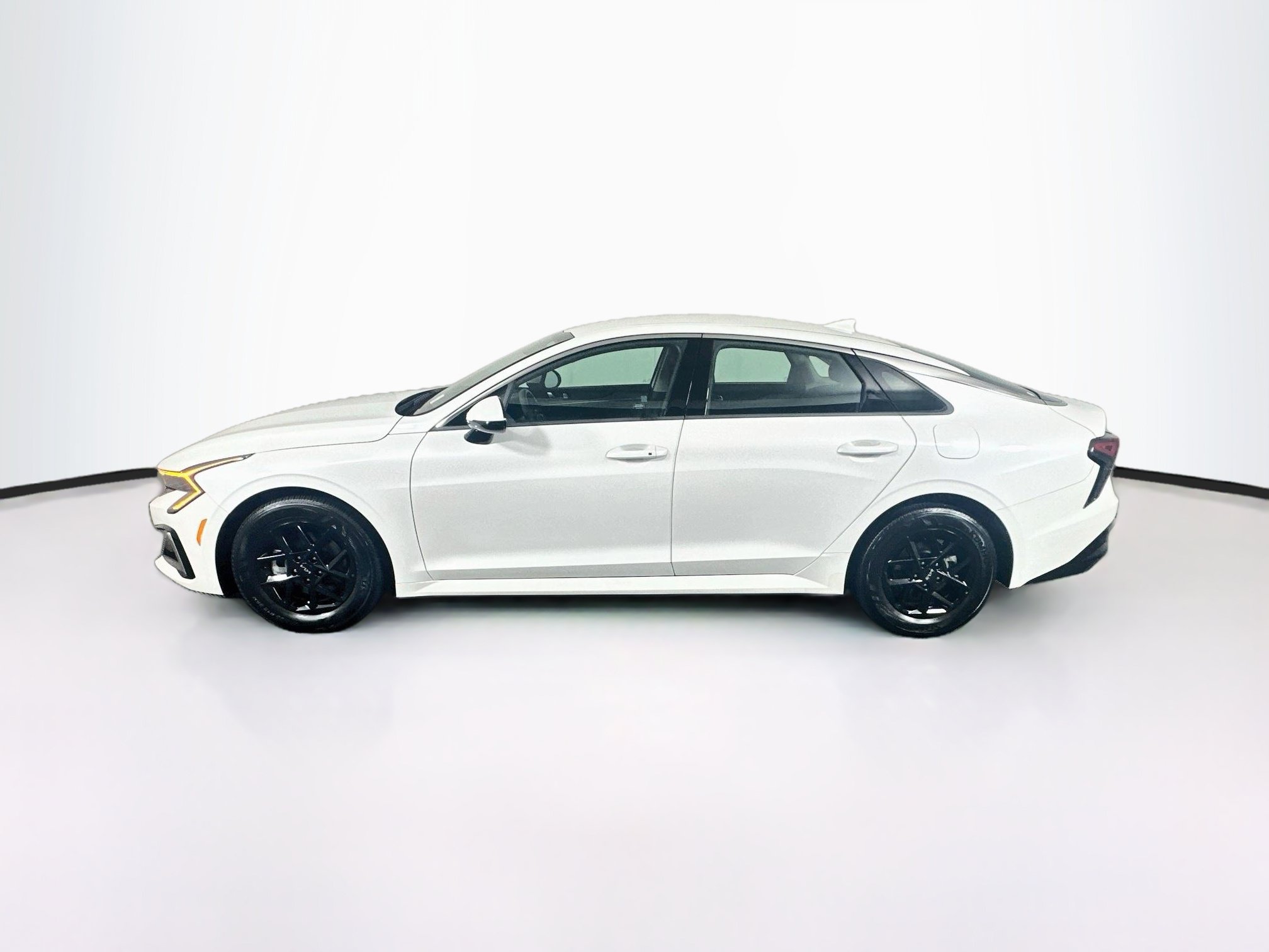 Used 2025 Kia K5 LXS FWD image 4