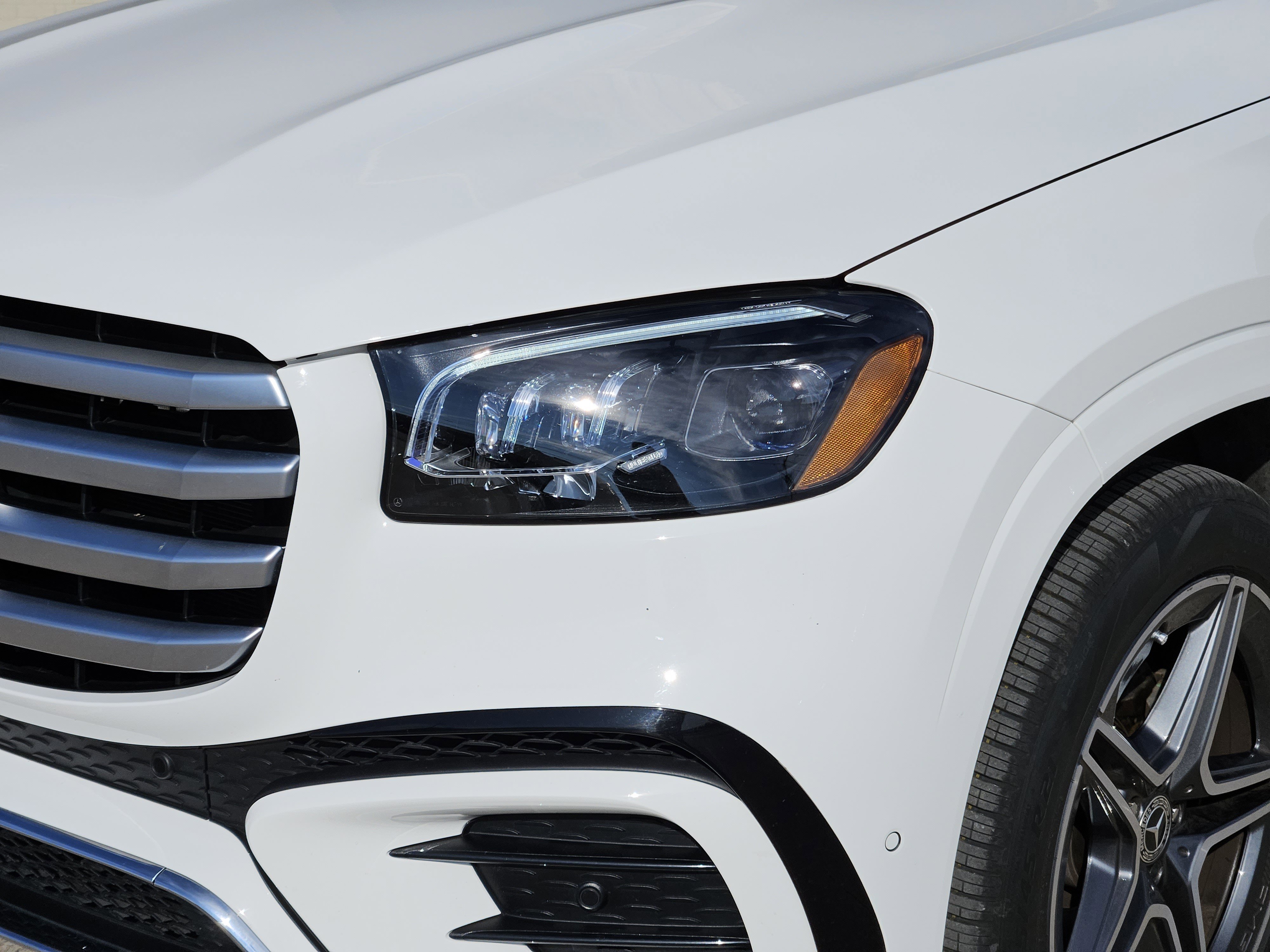 Used 2024 Mercedes-Benz GLS 450 4MATIC image 9