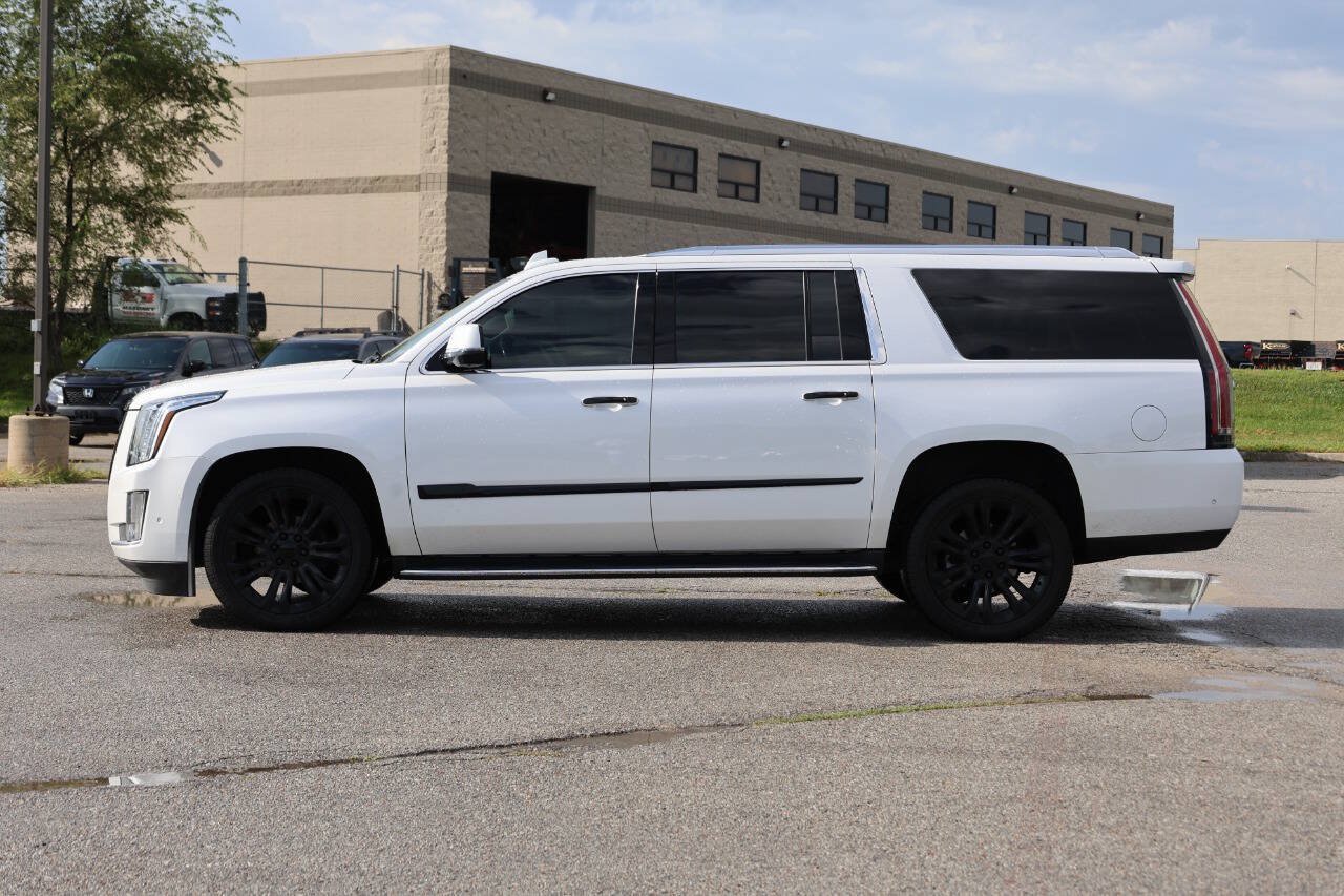 Used 2019 Cadillac Escalade ESV Luxury AWD/4WD image 8