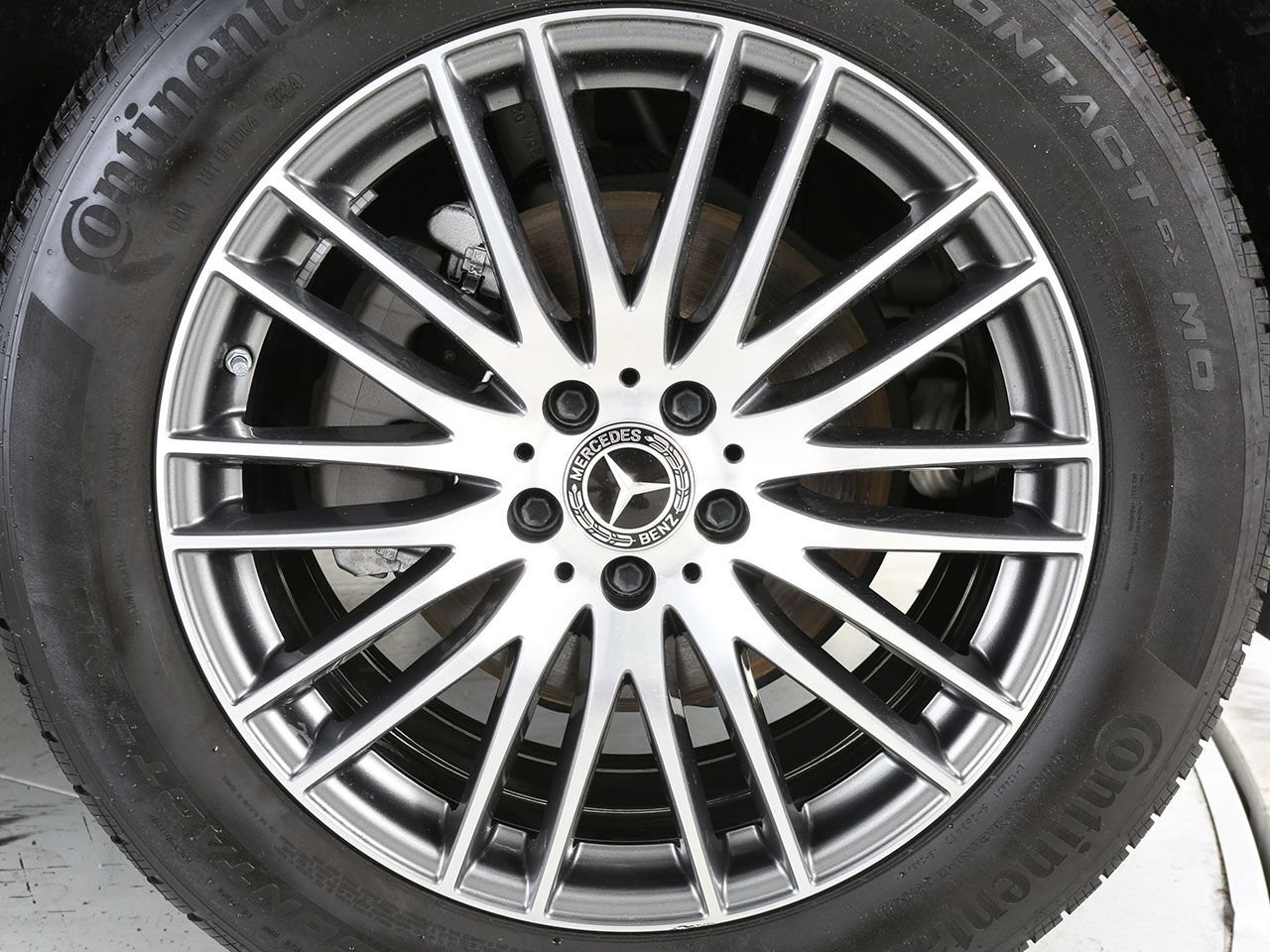 Used 2025 Mercedes-Benz GLC 300 4MATIC image 11