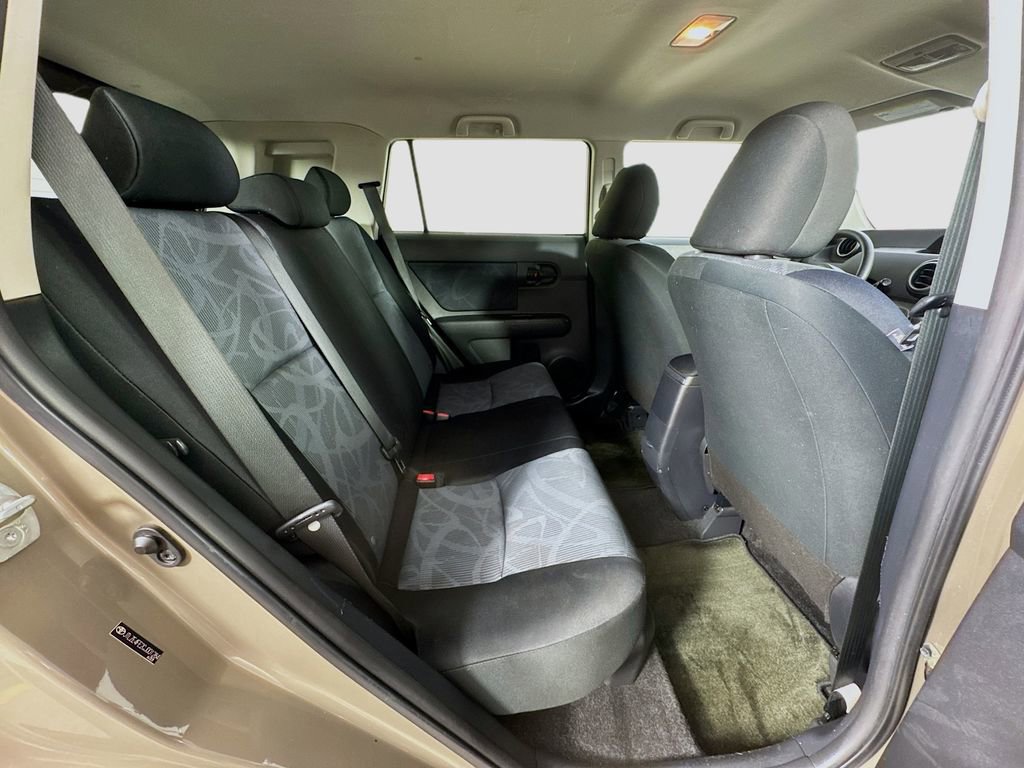 Used 2012 Scion xB FWD image 28