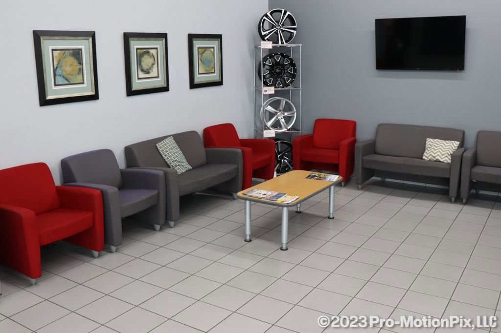 Used 2025 Nissan Rogue SV image 33