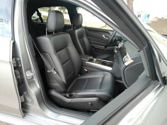Used 2014 Mercedes-Benz E 250 BlueTEC Sedan image 23