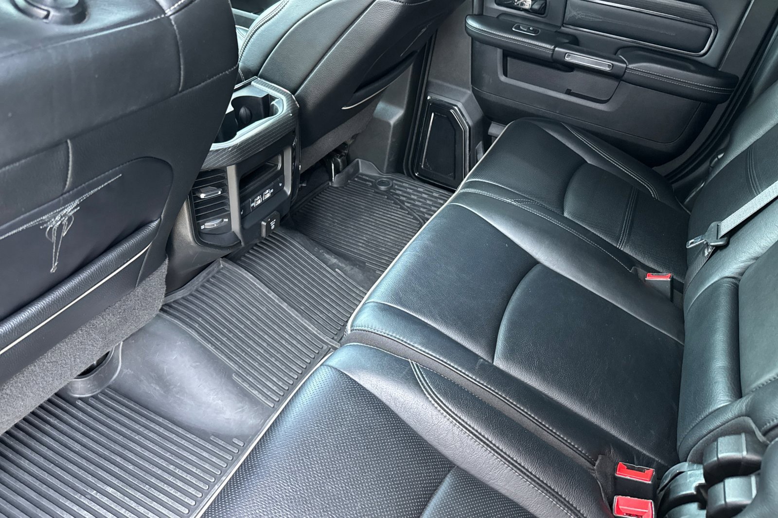 Used 2022 RAM 3500 Limited image 14