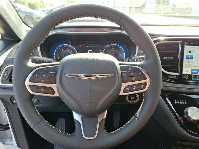 New 2026 Chrysler Pacifica Select image 16