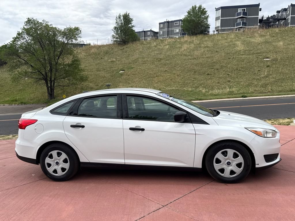 Certified 2018 Ford Focus S FWD image 9