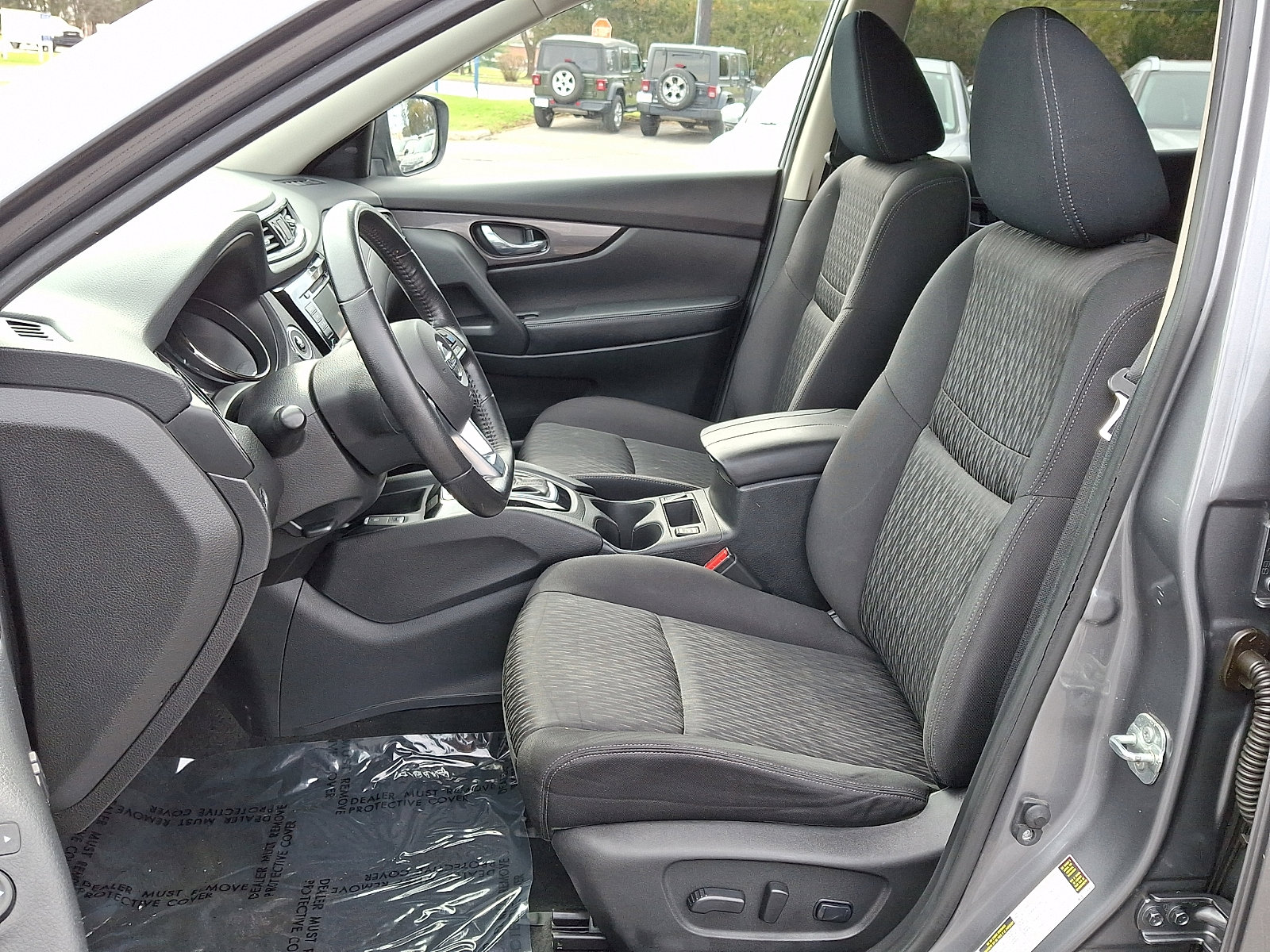 Used 2019 Nissan Rogue SV w/ Premium Package image 13