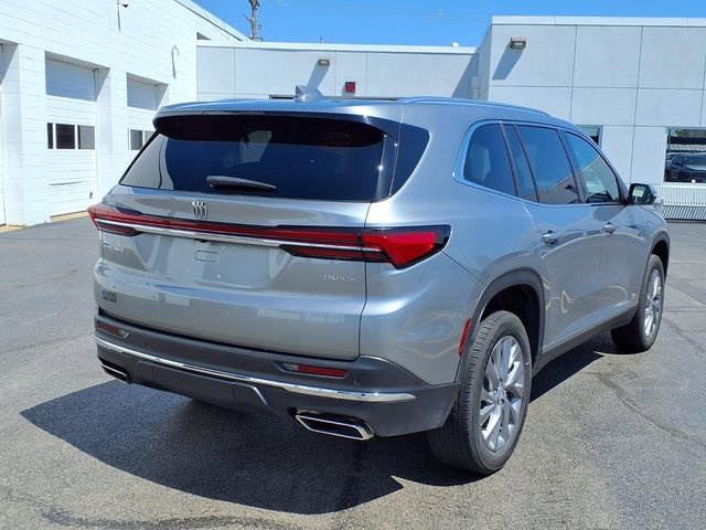 Used 2025 Buick Enclave Preferred image 4