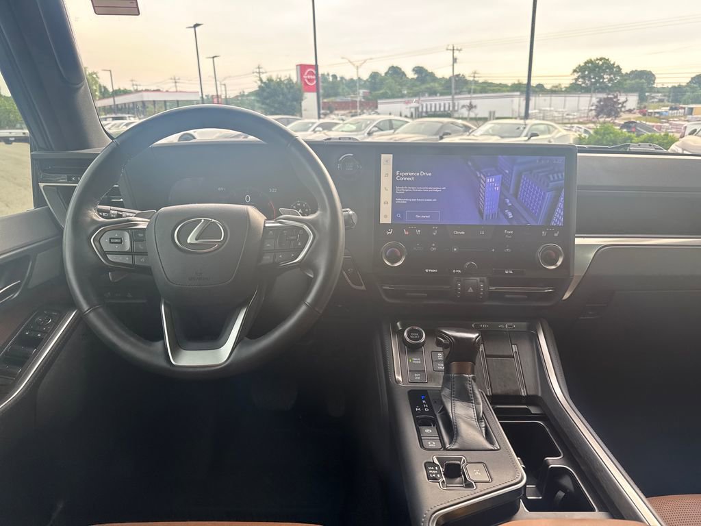 Used 2024 Lexus GX 550 w/ Accessory Package (2T) AWD/4WD image 24