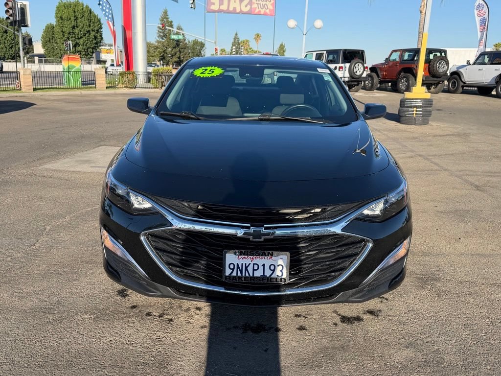Used 2025 Chevrolet Malibu RS FWD image 2