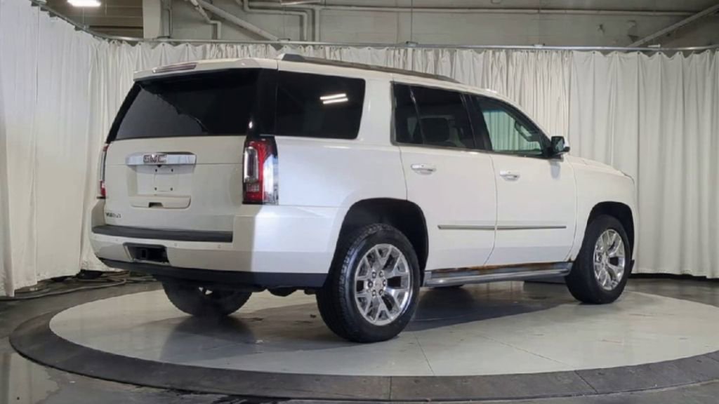 Used 2015 GMC Yukon SLT AWD/4WD image 10