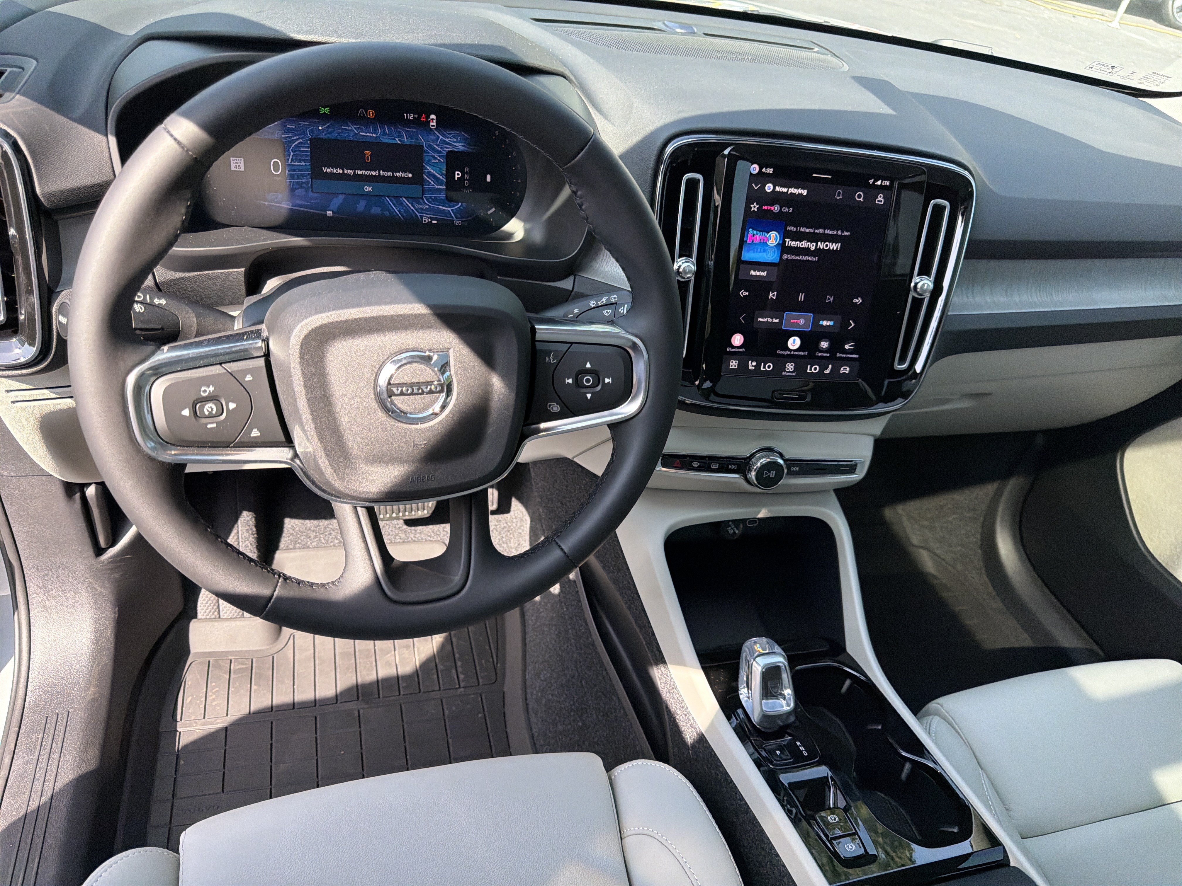 New 2026 Volvo XC40 B5 Ultra w/ Protection Package Premier AWD/4WD image 18