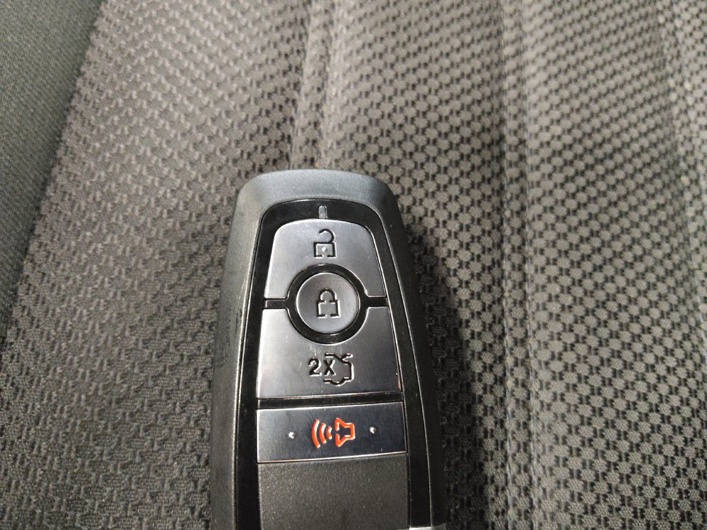 Used 2020 Ford Fusion SE FWD image 32