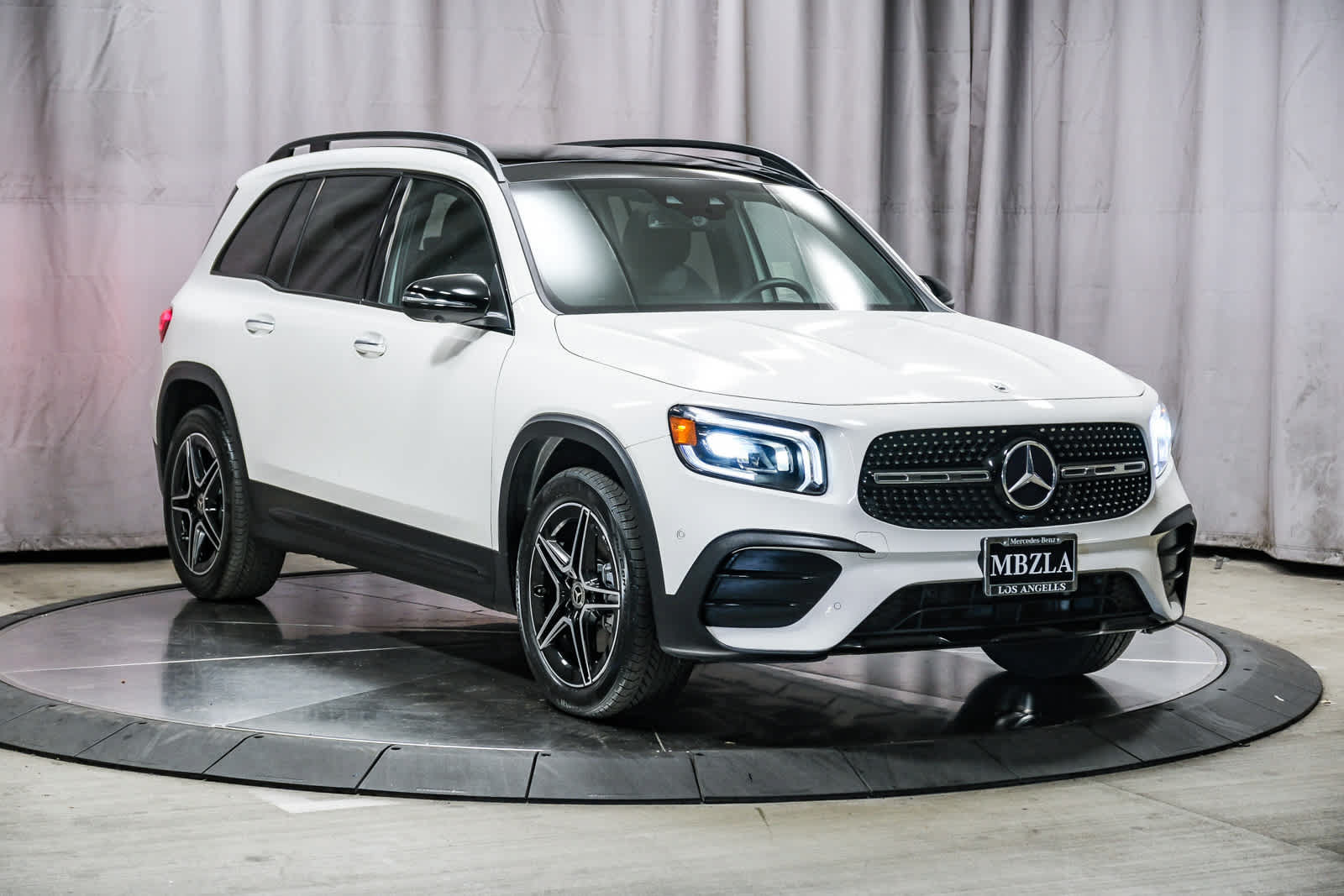 Used 2023 Mercedes-Benz GLB 250 image 5