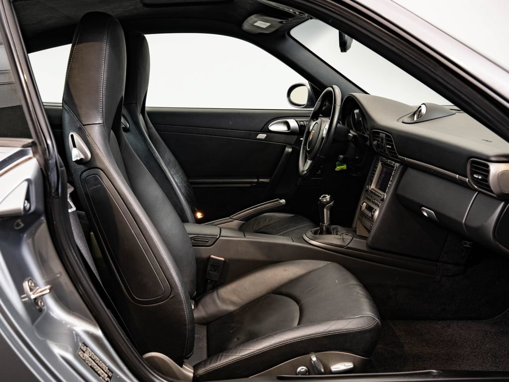 Used 2005 Porsche 911 Carrera RWD image 24