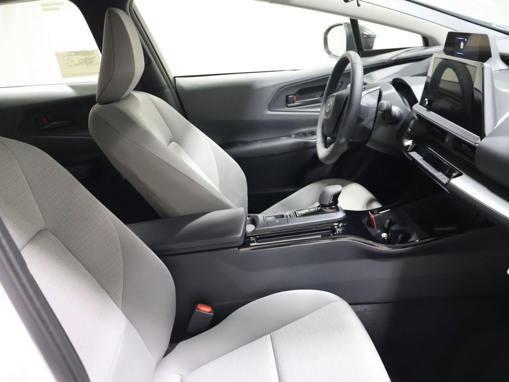 New 2026 Toyota Prius LE image 17