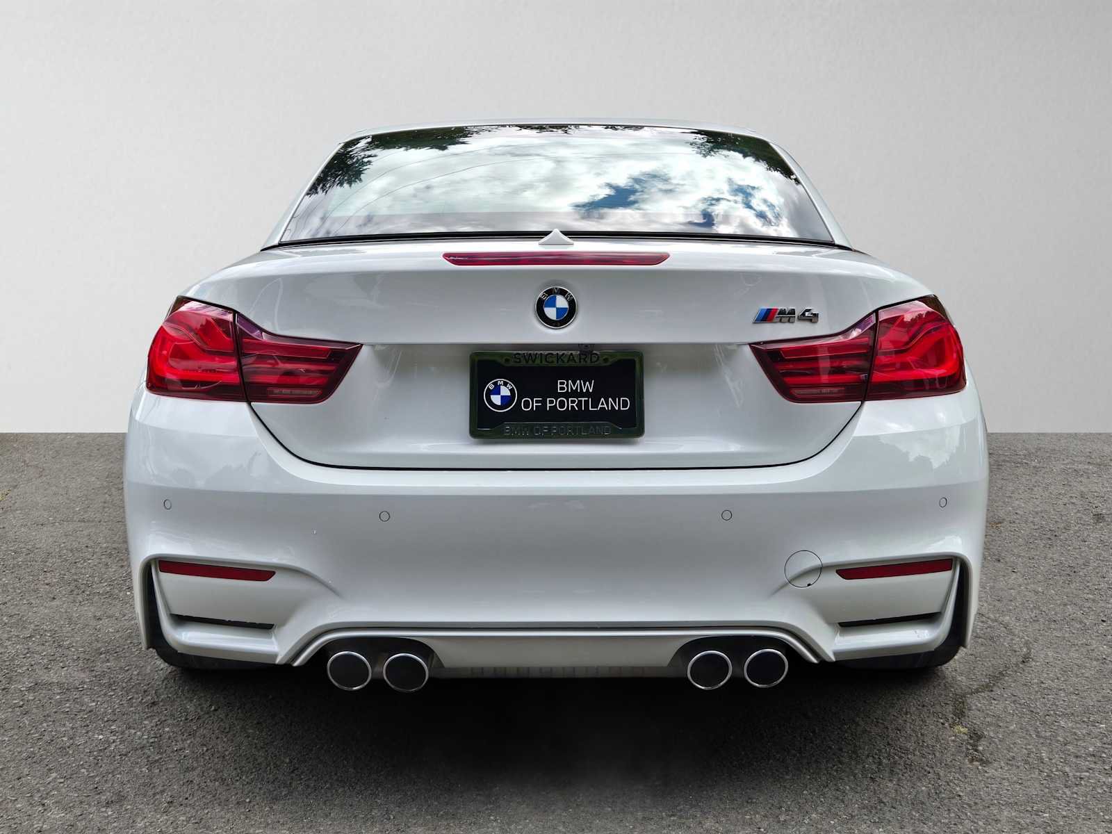 Used 2020 BMW M4 Convertible RWD image 4