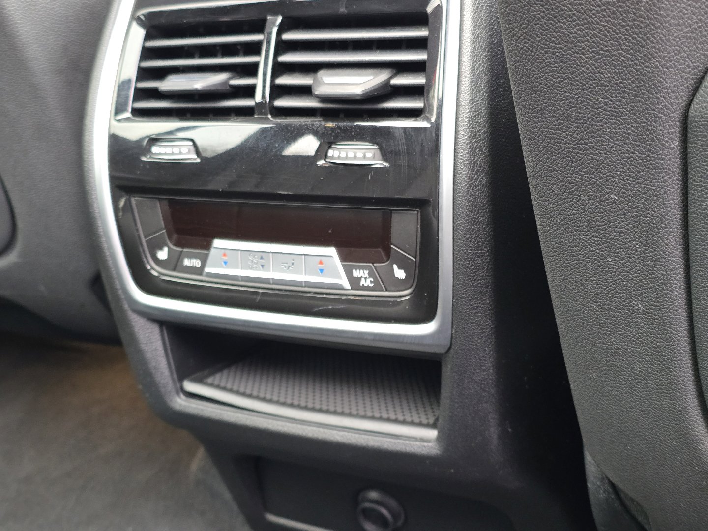 Used 2020 BMW X5 xDrive40i w/ Executive Package image 34