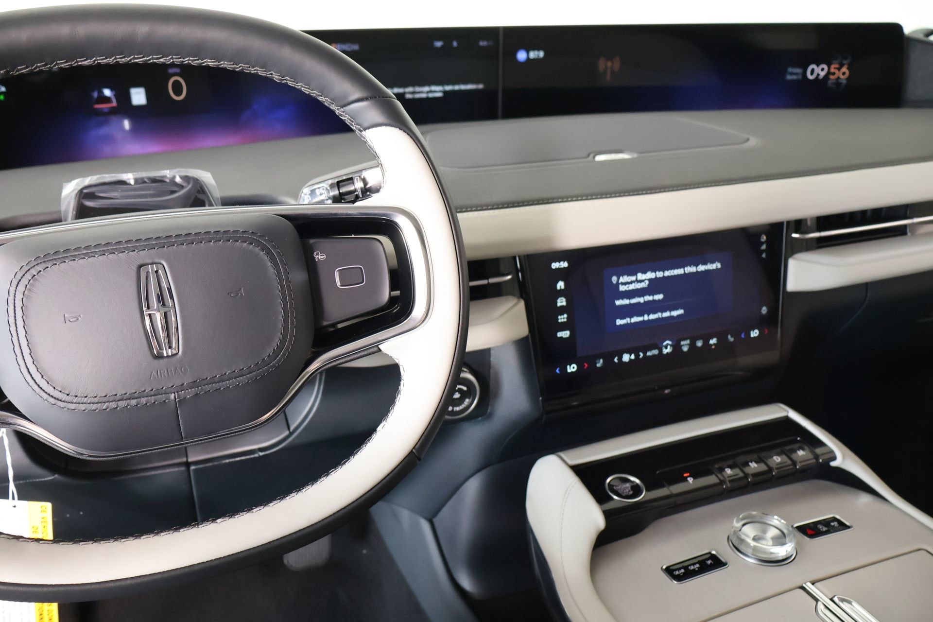 New 2026 Lincoln Navigator Reserve w/ Jet Appearance Package AWD/4WD image 5