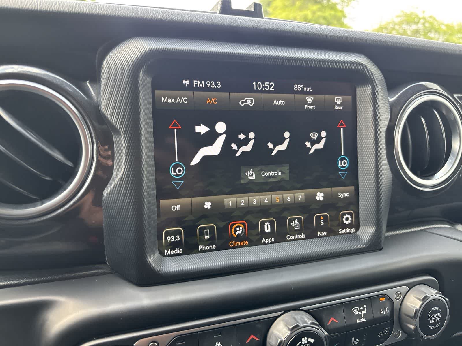 Certified 2021 Jeep Wrangler Unlimited Sahara AWD/4WD image 19