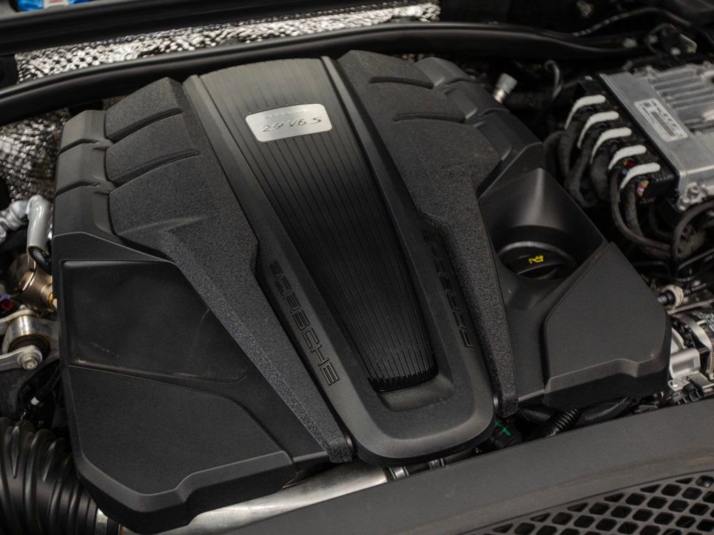 Used 2022 Porsche Macan S image 6