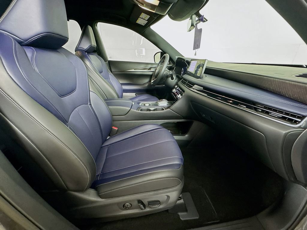 Certified 2026 INFINITI QX60 Sport w/ Dark Cargo Package AWD/4WD image 38
