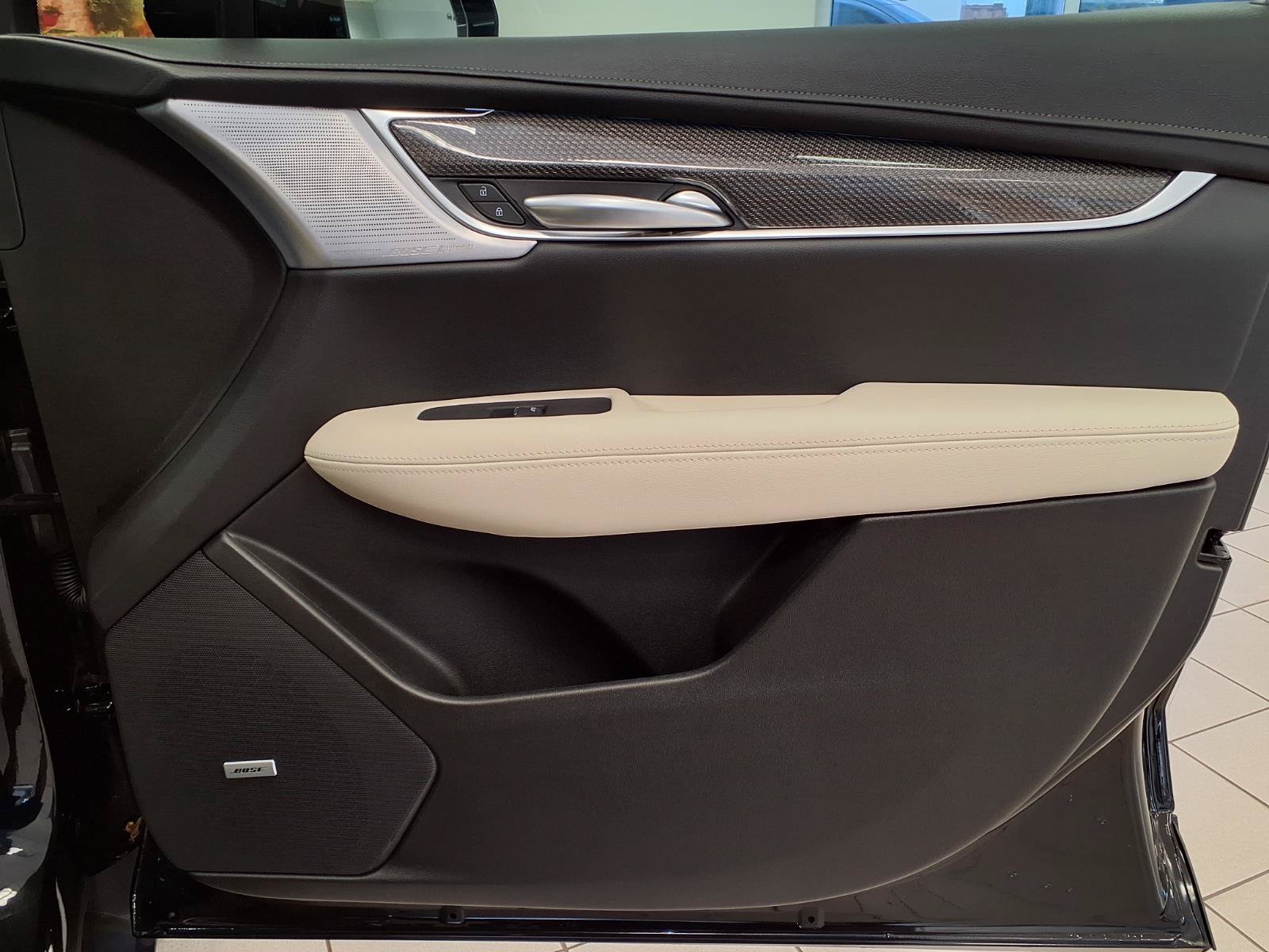 Certified 2025 Cadillac XT5 Sportv AWD/4WD image 12