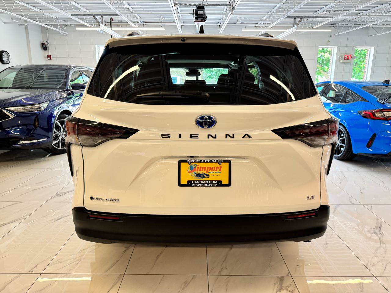 Used 2025 Toyota Sienna LE w/ LE Plus Package AWD/4WD image 6