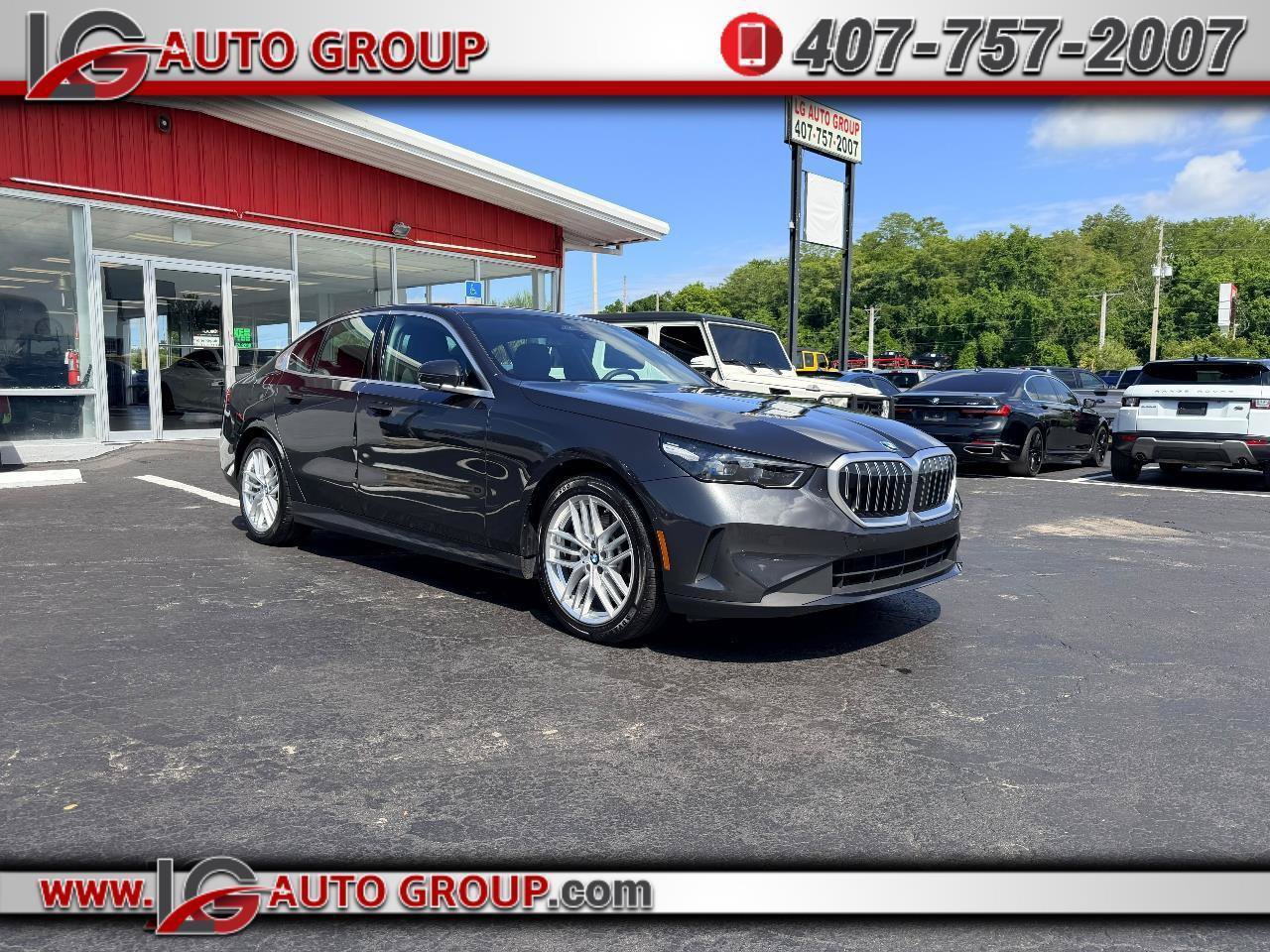 Used 2025 BMW 530i RWD image 1