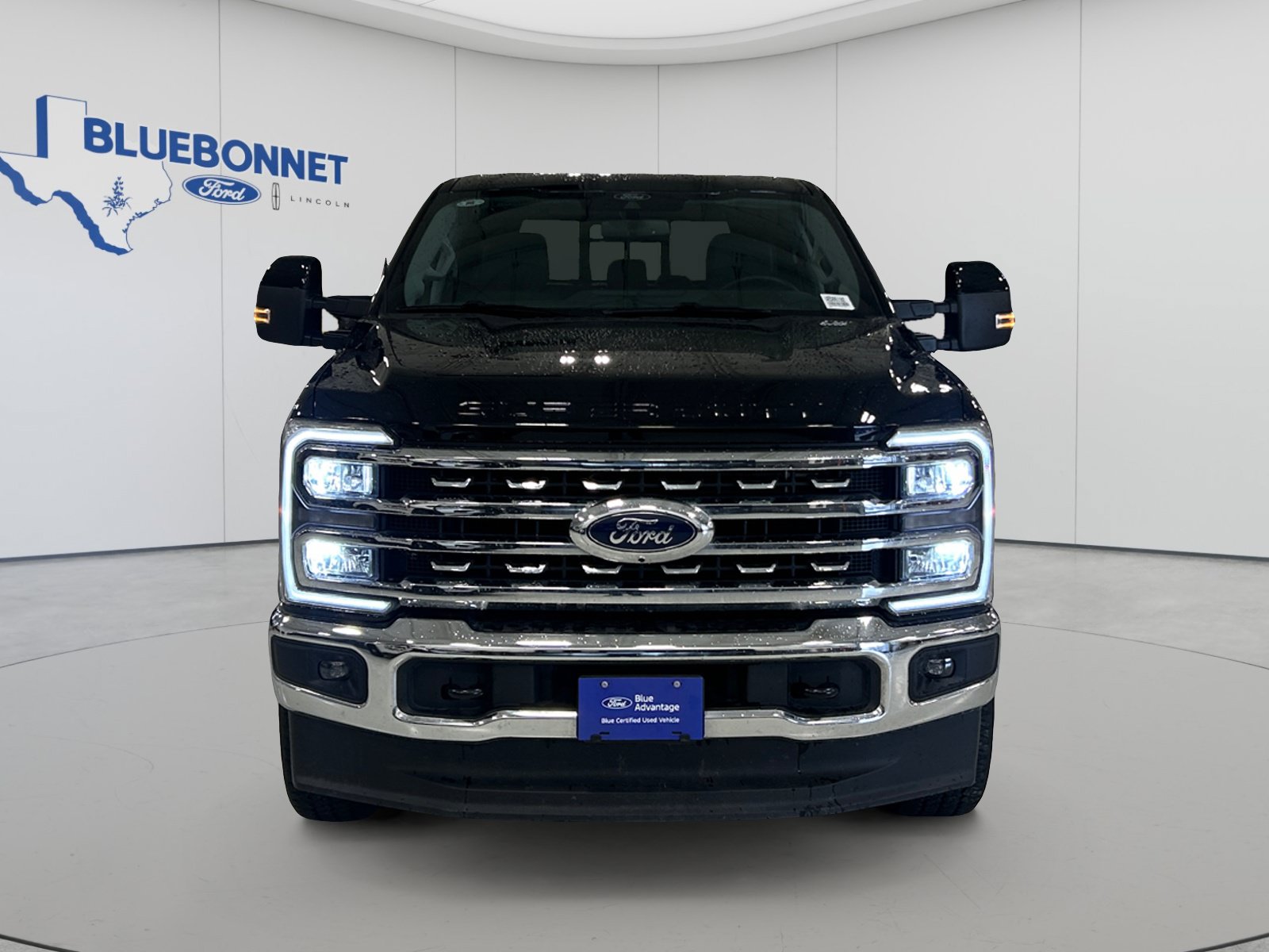 Used 2025 Ford F250 Lariat w/ FX4 Off-Road Package AWD/4WD image 2