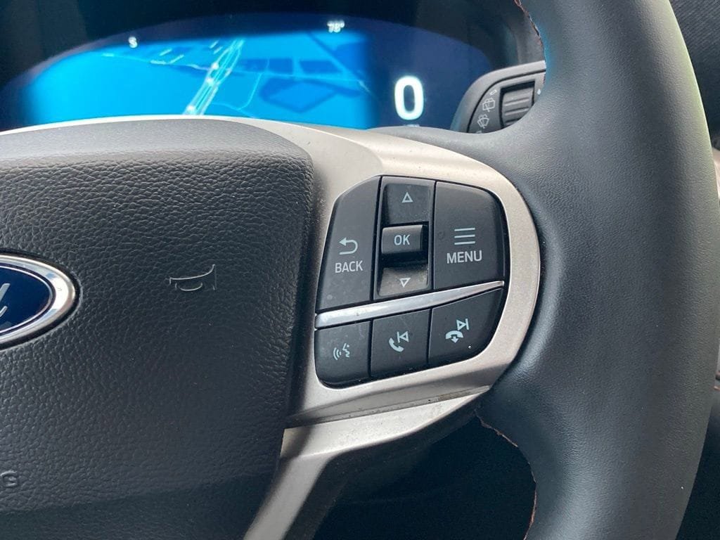 Used 2025 Ford Explorer Active RWD image 18