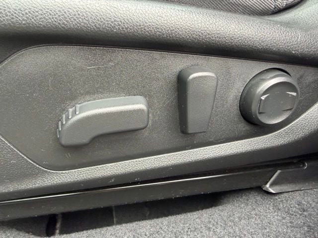 Used 2025 Subaru Forester Premium AWD/4WD image 19