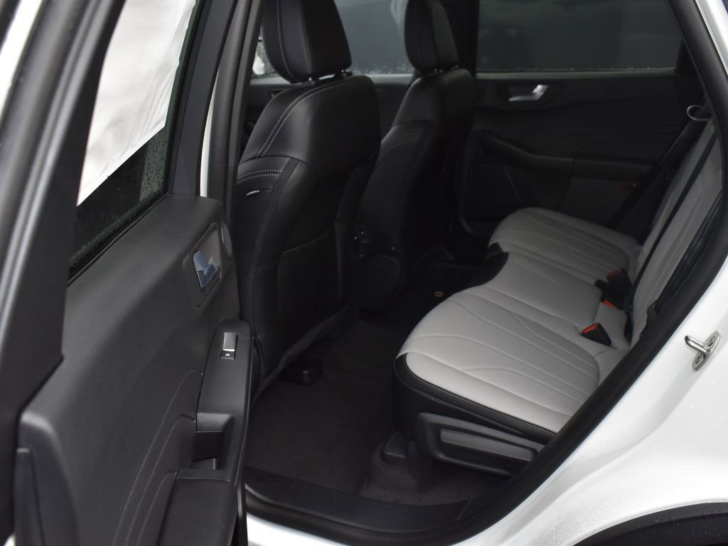 New 2025 Ford Escape SE w/ PHEV Premium Package FWD image 11