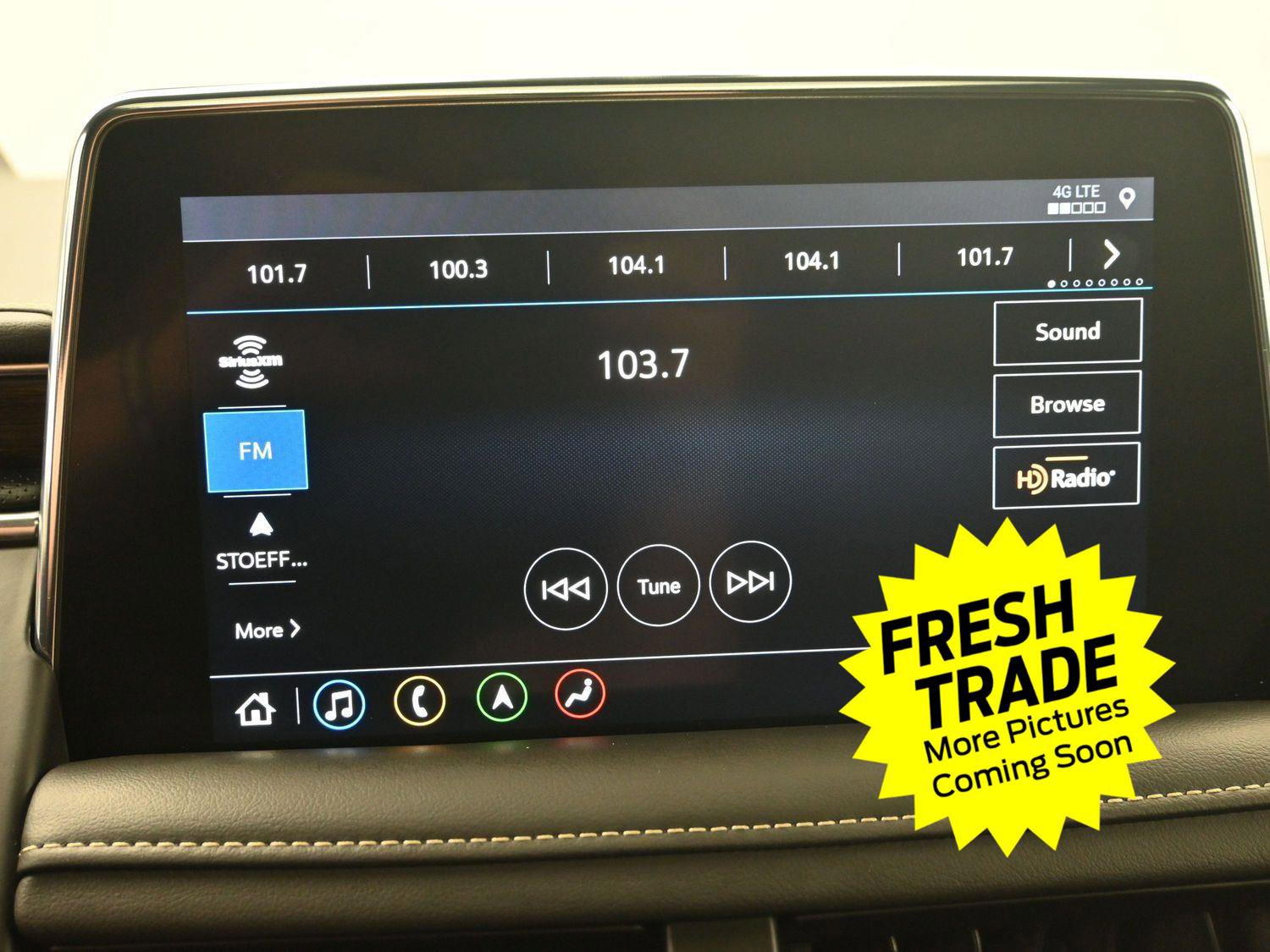 Used 2021 Chevrolet Suburban Premier w/ Premium Package image 32