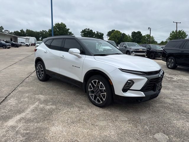 Used 2025 Chevrolet Blazer RS w/ Driver Confidence II Package FWD image 3
