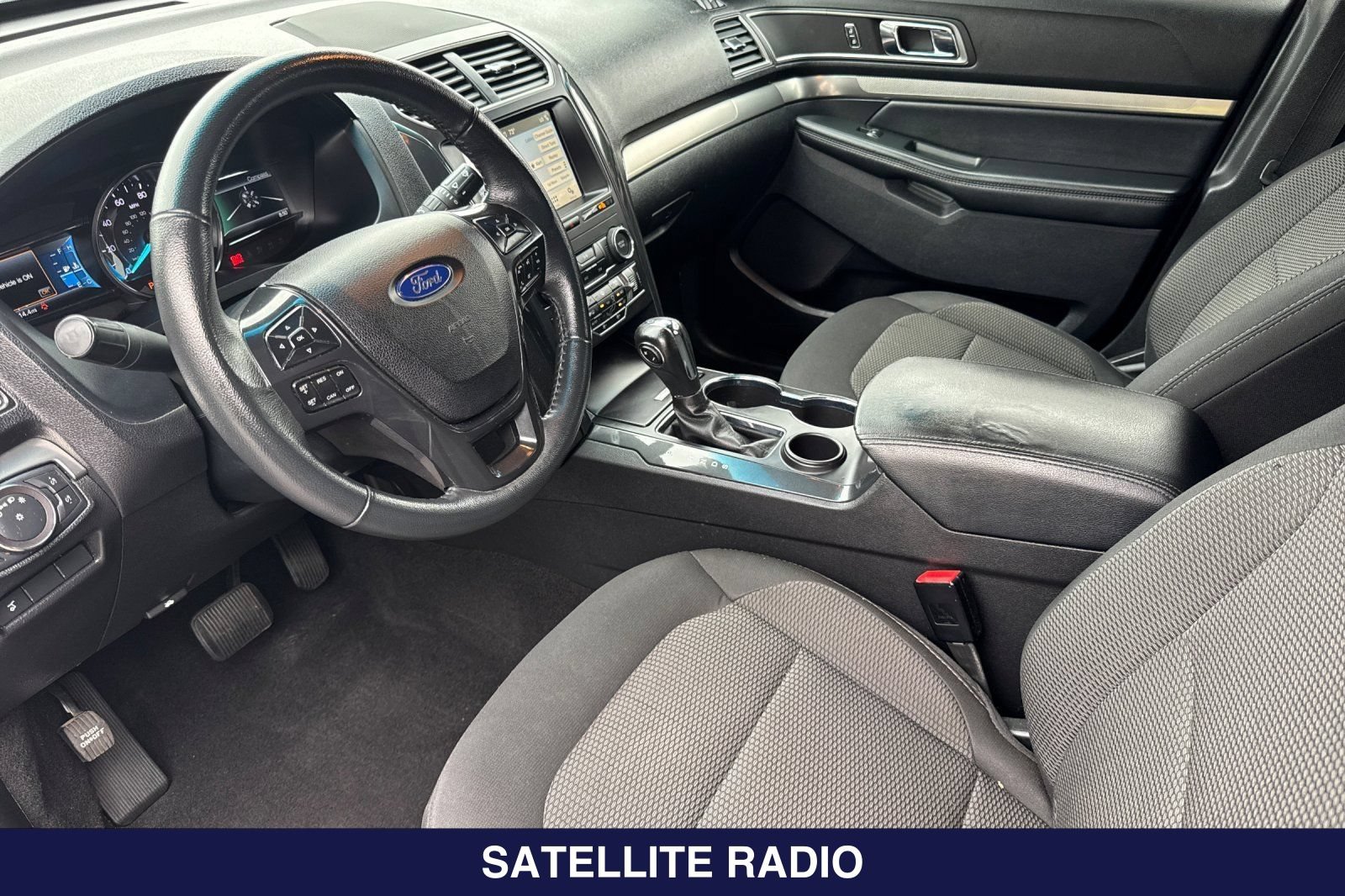 Used 2019 Ford Explorer XLT w/ Equipment Group 201A FWD image 11