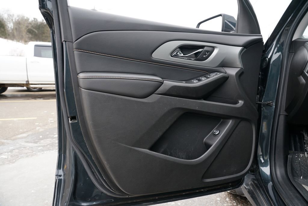 Used 2021 Chevrolet Traverse LT w/ LPO, Floor Liner Package image 14